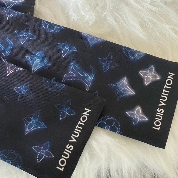 Louis Vuitton Flight Mode Mahina Bandeau - Picture 3 of 5